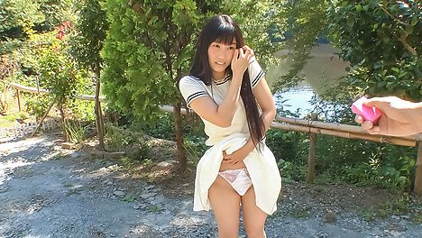 Yui kasugano 섹시한 자세를 일본 거리
